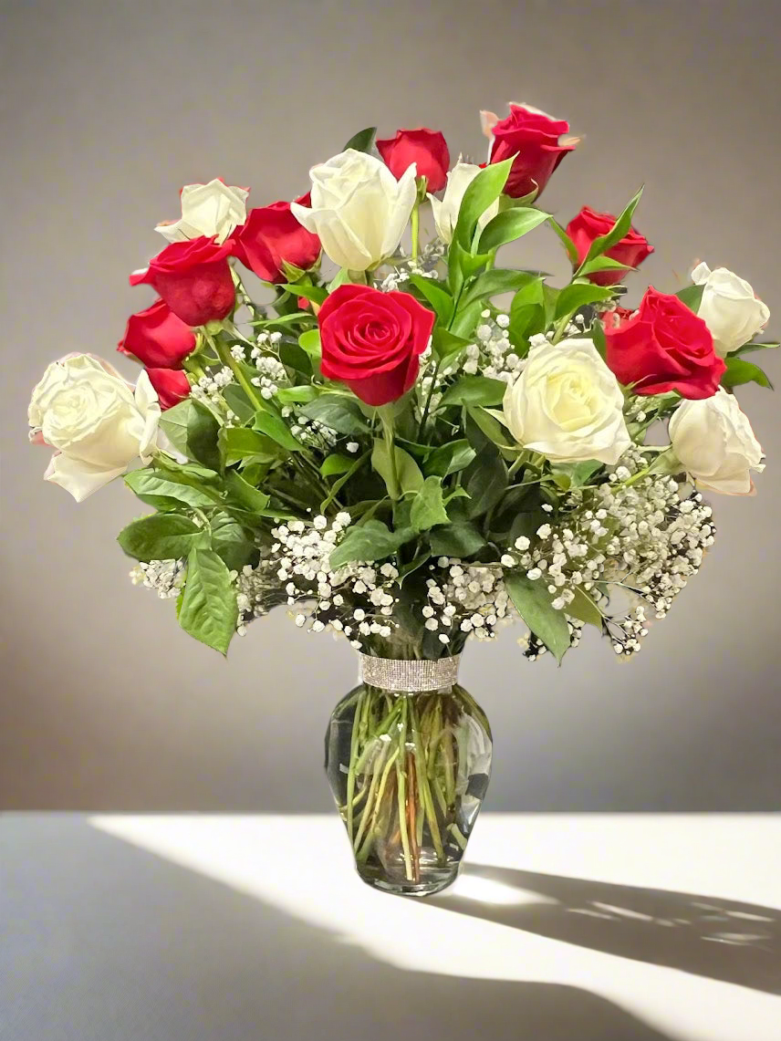 Frida’s 24 Signature Roses Bouquet